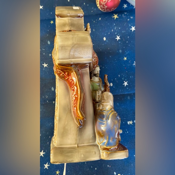 Manger Scene Ceramic Christmas Light with Cross - Picture 9 of 10